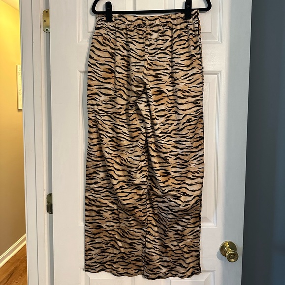 Victoria’s Secret Silk, Rose Gold Tiger-Stripped Pajama Set - Picture 6 of 7